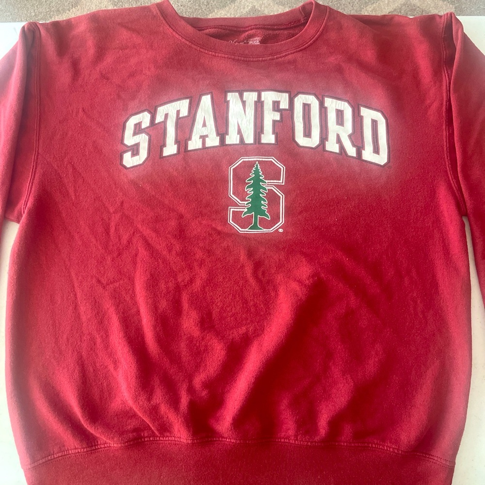 Stanford University red and white crewneck sweatshirt #Stanford #College ♥️🌲